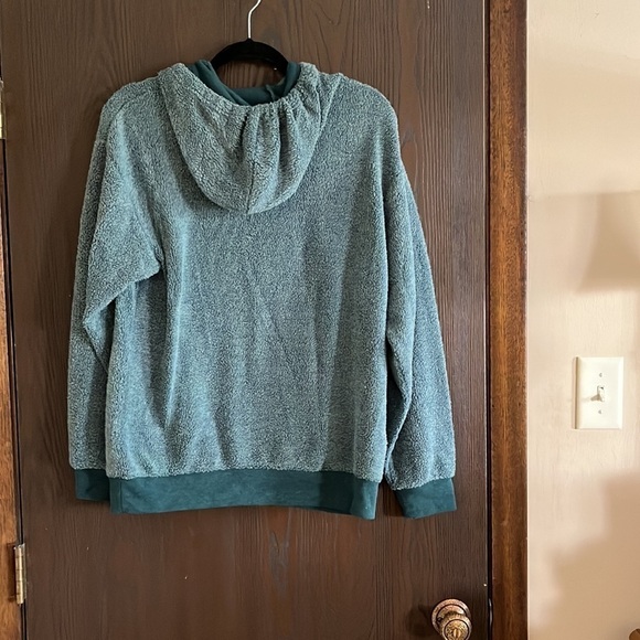 M light green fleece, hooded sweatshirt. Size Large - Picture 5 of 8